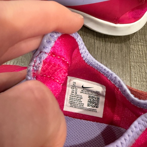 Nike Flex Runner Shoes Youth Girls 7, Women’s 9, Fireberry Purple Pulse - Picture 5 of 5